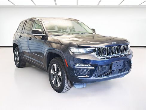 Used 2023 Jeep Grand Cherokee 4WD 4xe w/ Luxury Tech Group II image 3