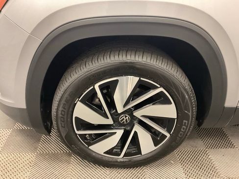 Used 2025 Volkswagen Atlas SE AWD/4WD image 13