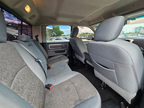 Used 2018 RAM 1500 Classic SLT AWD/4WD image 11