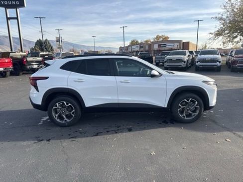 New 2026 Chevrolet Trax LT w/ Driver Confidence Package image 8