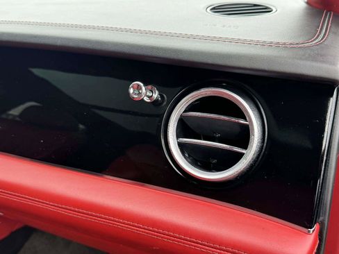 Used 2018 Bentley Bentayga AWD/4WD image 98