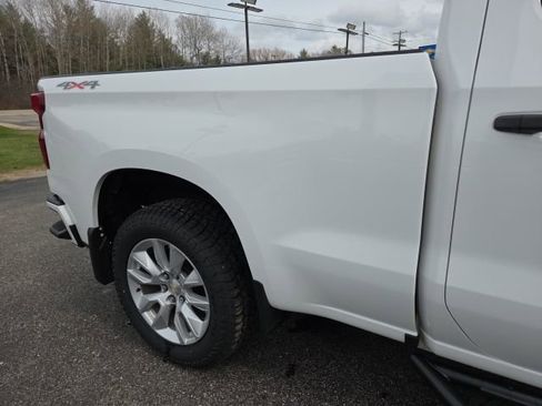 Used 2020 Chevrolet Silverado 1500 Custom w/ Custom Value Package AWD/4WD image 31