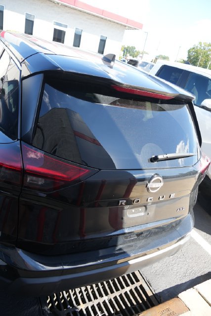 Used 2024 Nissan Rogue S AWD/4WD image 16