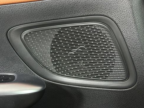 Used 2025 Mercedes-Benz C 300 Sedan image 21