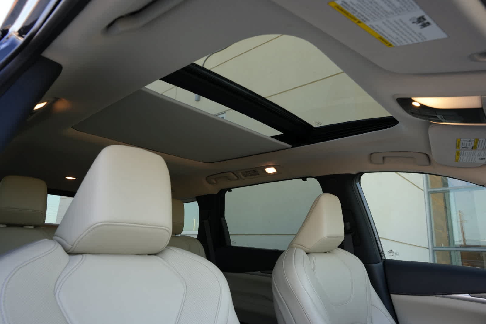 Used 2023 INFINITI QX60 Luxe w/ Cargo Package AWD/4WD image 22