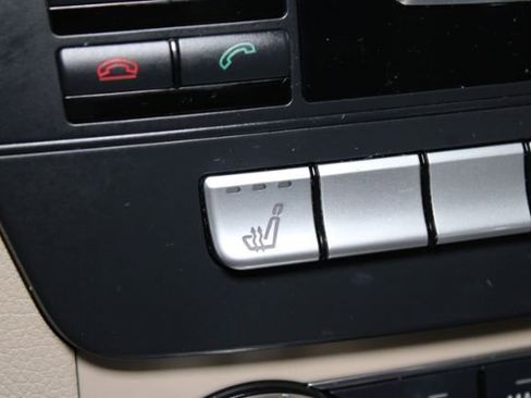 Used 2014 Mercedes-Benz C 300 4MATIC Sedan image 15