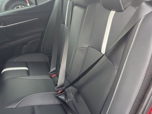 Used 2025 Toyota Camry SE image 9