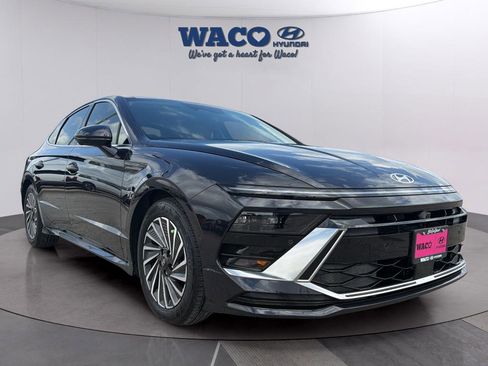 Used 2025 Hyundai Sonata Limited image 2