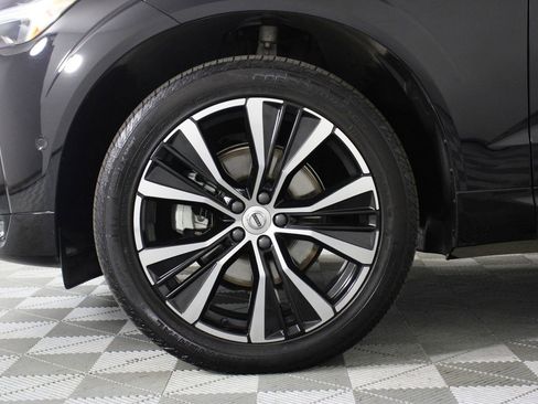 Certified 2023 Volvo XC60 B5 Ultimate w/ Climate Package image 28