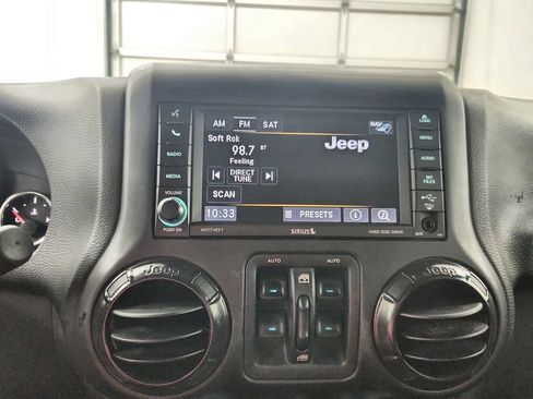 Certified 2017 Jeep Wrangler Unlimited Sahara AWD/4WD image 26