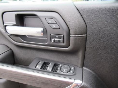 Used 2022 Chevrolet Silverado 2500 LTZ w/ LTZ Plus Package image 22