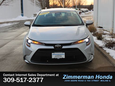 Used 2024 Toyota Corolla LE image 4