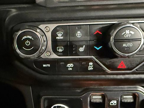 Used 2021 Jeep Wrangler Unlimited Rubicon AWD/4WD image 41