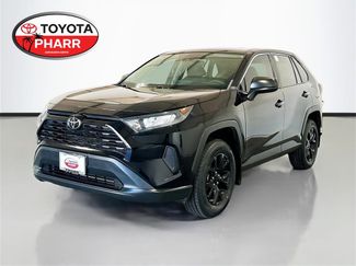 Used 2022 Toyota RAV4 LE video 1