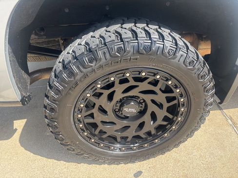 Used 2022 Chevrolet Silverado 1500 LTZ image 8