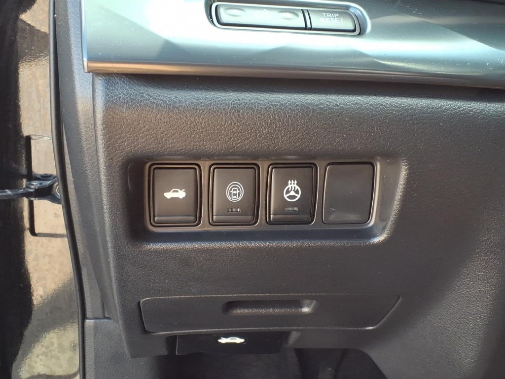 Used 2023 Nissan Maxima SR w/ Sport Mat Group FWD image 30