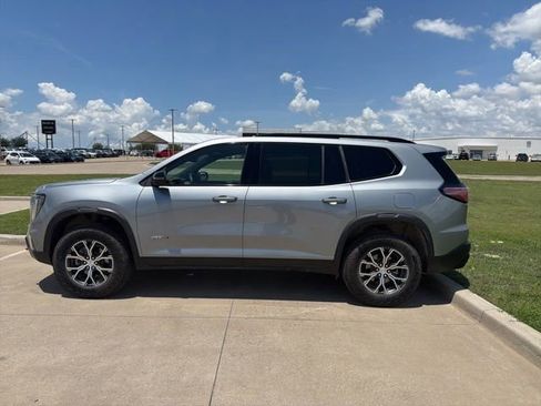 Used 2025 GMC Acadia AT4 w/ LPO, Floor Liner Package AWD/4WD image 8