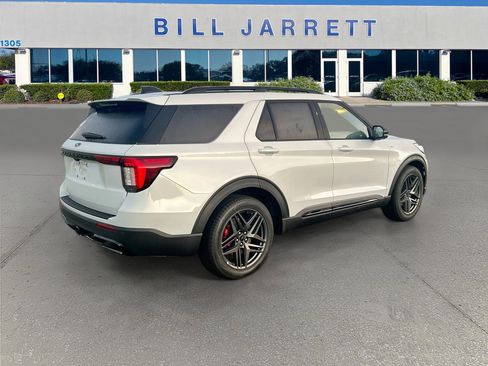 New 2026 Ford Explorer ST-Line w/ ST-Line Street Pack RWD image 4