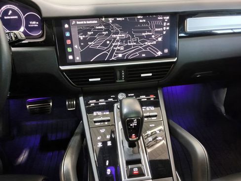 Used 2023 Porsche Cayenne Turbo image 28