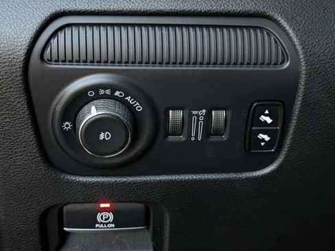 Used 2024 Jeep Wagoneer Series II w/ Flexible Seating Group RWD image 19