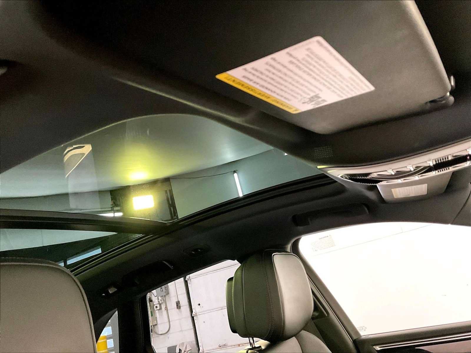 Certified 2023 Porsche Macan AWD/4WD image 20