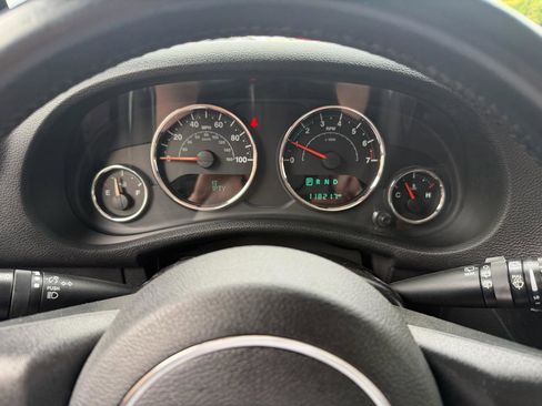 Used 2015 Jeep Wrangler Unlimited Sport w/ Quick Order Package 24S AWD/4WD image 15