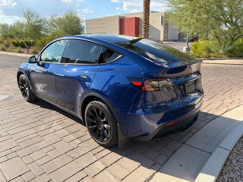 Used 2021 Tesla Model Y Long Range AWD/4WD image 3