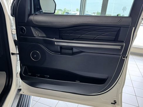 Used 2021 Ford Expedition Max Platinum image 13