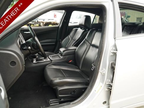 Used 2020 Dodge Charger SXT w/ Leather Interior Group RWD image 7