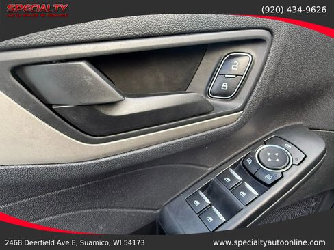 Used 2022 Ford Escape SE w/ Cold Weather Package image 38