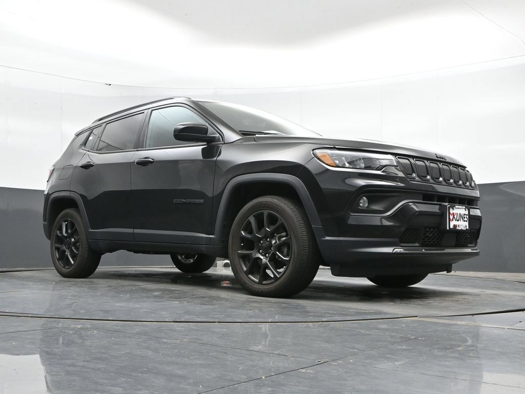 Used 2022 Jeep Compass Latitude w/ Convenience Group AWD/4WD image 41