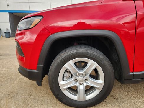 Used 2024 Jeep Compass Sport image 9