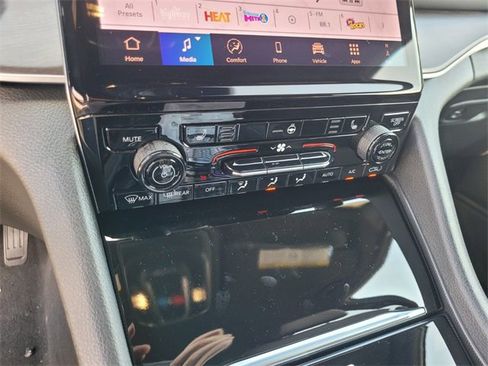 New 2025 Jeep Grand Cherokee L Limited image 25