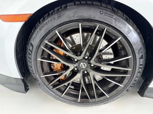 Used 2020 Nissan GT-R Premium AWD/4WD image 27