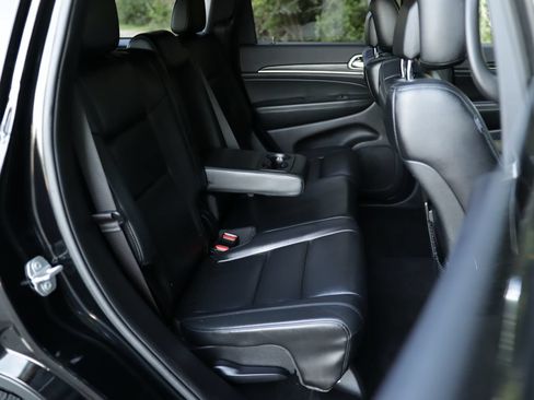 Used 2019 Jeep Grand Cherokee Limited AWD/4WD image 31