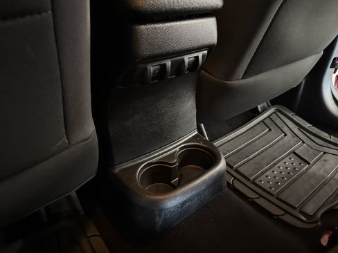 Used 2012 Jeep Wrangler Unlimited Sport image 32