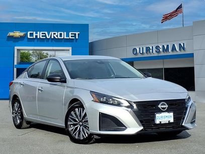 Used 2024 Nissan Altima 2.5 SV