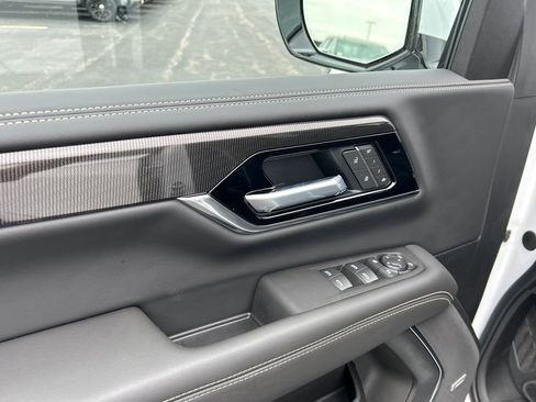 New 2026 GMC Yukon XL Elevation w/ Elevation Premium Package AWD/4WD image 17