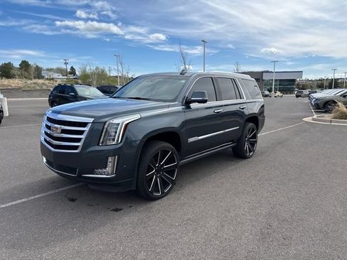Used 2019 Cadillac Escalade Premium Luxury AWD/4WD image 7