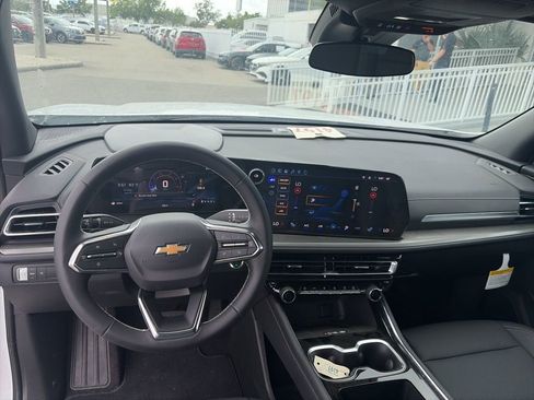 Used 2026 Chevrolet Traverse LT image 14