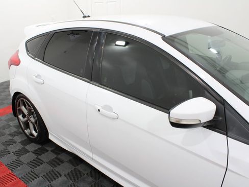 Used 2018 Ford Focus ST FWD image 8