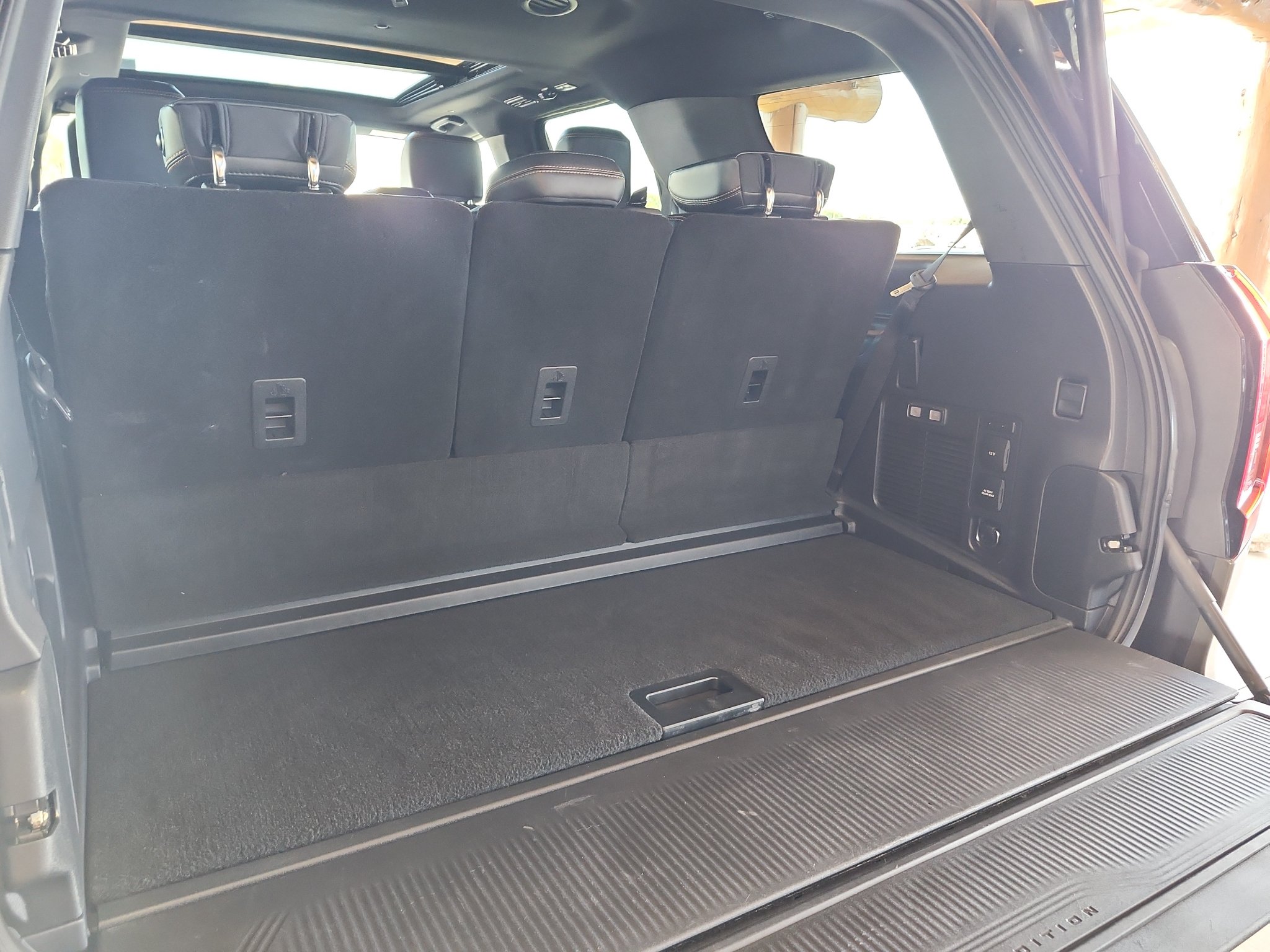 Used 2025 Ford Expedition Tremor AWD/4WD image 17