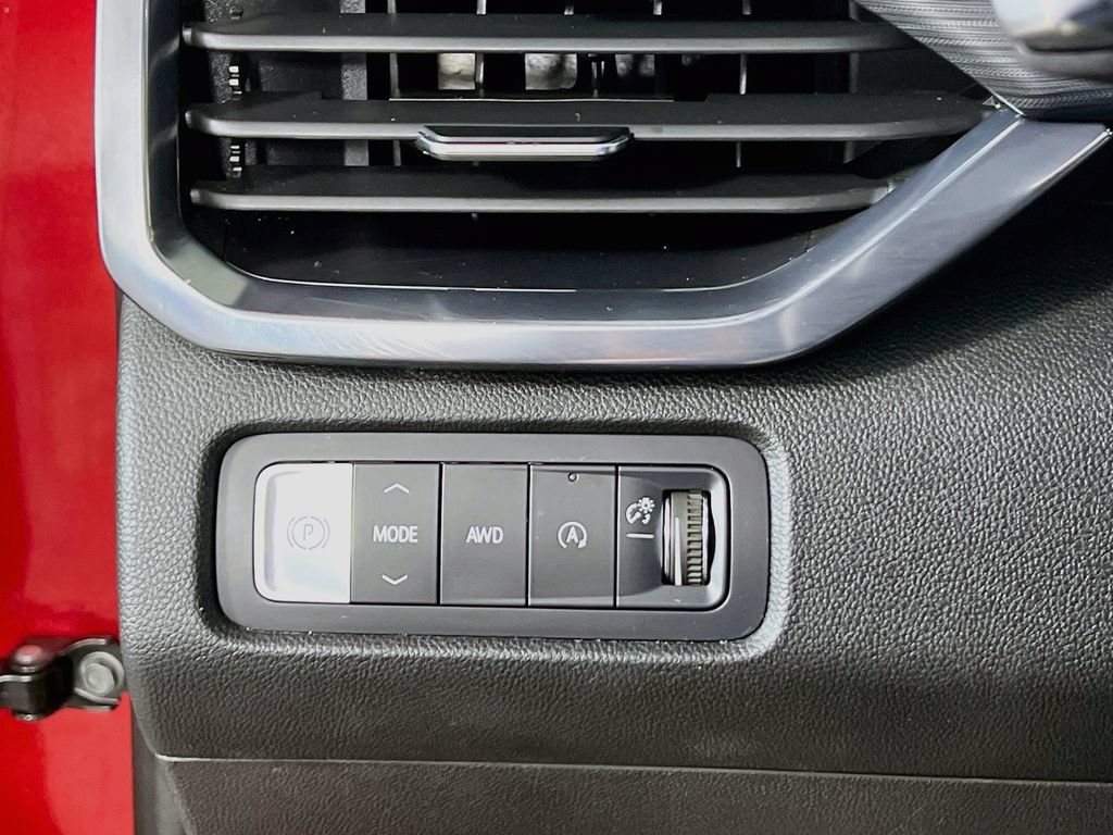 Used 2024 GMC Acadia AT4 w/ Super Cruise Package AWD/4WD image 9