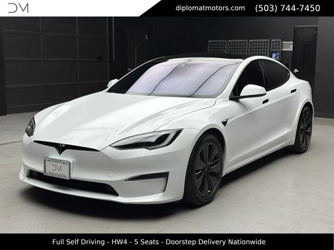 Used 2024 Tesla Model S image 1