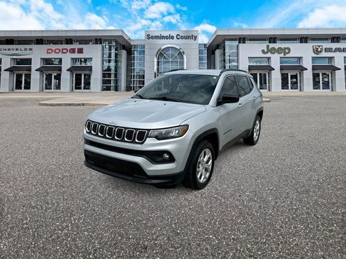 Certified 2024 Jeep Compass Latitude AWD/4WD image 4
