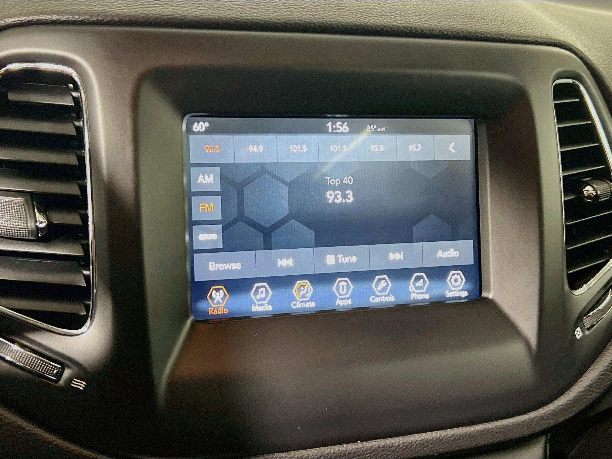 Used 2018 Jeep Compass Latitude w/ Popular Equipment Group AWD/4WD image 27