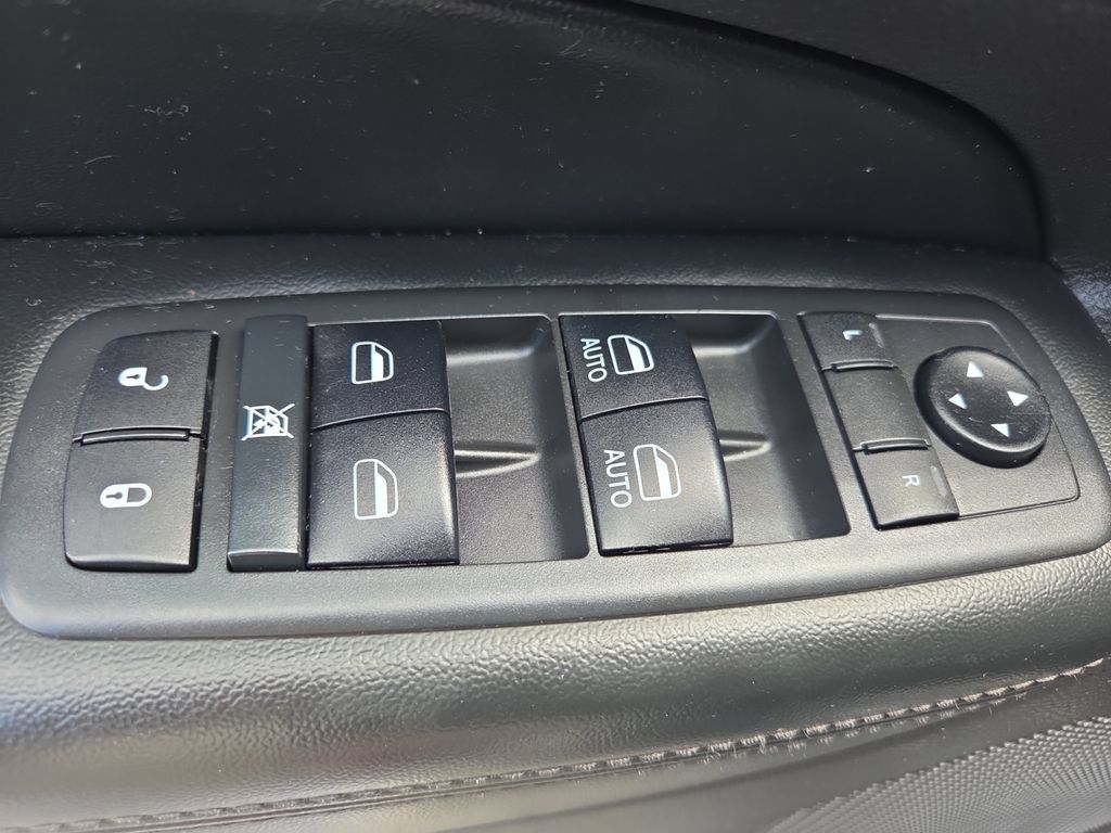 Certified 2019 Jeep Grand Cherokee Limited AWD/4WD image 26