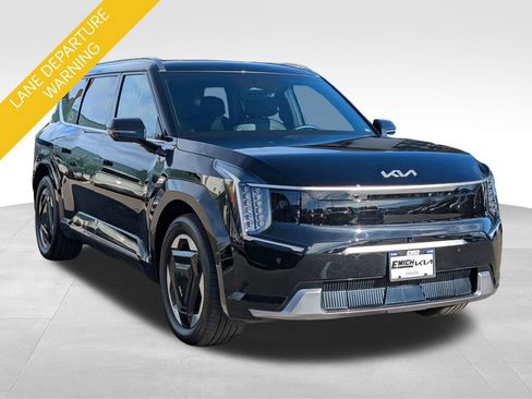 Certified 2024 Kia EV9 Land image 6