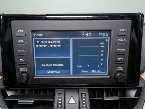 Used 2019 Toyota RAV4 XLE Premium image 17