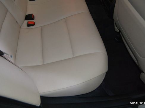 Used 2011 BMW 528i Sedan image 28